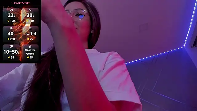 Snapshot of Ich_Bin_Julia chatting on December 9, 2024, 3:54 pm Ich Bin Julia online show from December 9, 2024, 3:54 pm