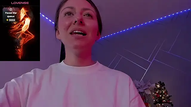 Snapshot of Ich_Bin_Julia chatting on December 18, 2024, 5:10 pm Ich Bin Julia online show from December 18, 2024, 5:10 pm