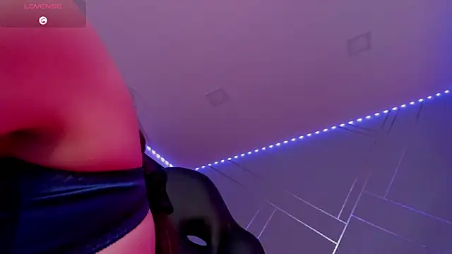 Snapshot of Ich_Bin_Julia chatting on February 5, 2025, 6:37 pm Ich Bin Julia online show from February 5, 2025, 6:37 pm