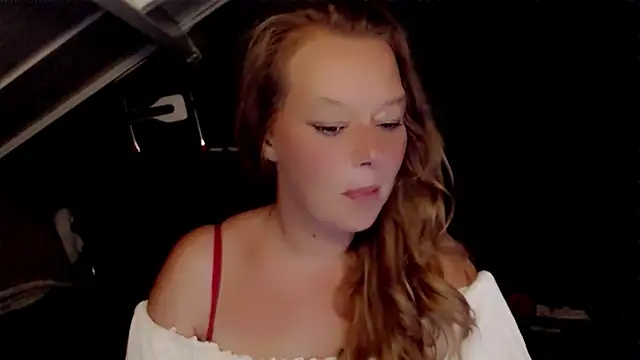 Snapshot of roxanna24 chatting on June 5, 2026, 9:20 pm roxanna24 online show from June 5, 2026, 9:20 pm