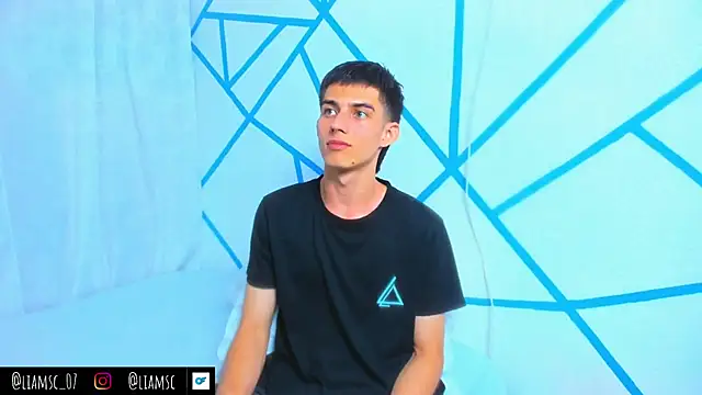 Snapshot of liam_scott77 chatting on October 2, 2025, 11:12 pm liam scott77 online show from October 2, 2025, 11:12 pm