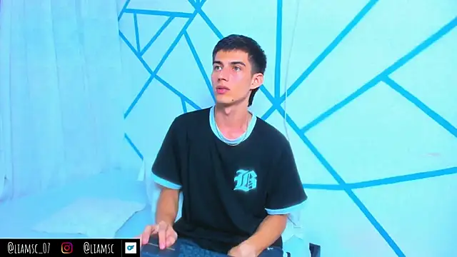 Snapshot of liam_scott77 chatting on October 9, 2025, 7:12 pm liam scott77 online show from October 9, 2025, 7:12 pm