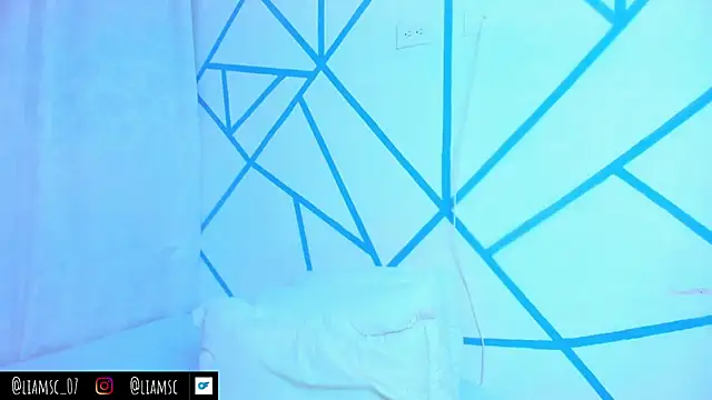 liam scott77 online show from October 24, 2025, 8:05 pm