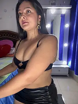 Snapshot of cristina1800 chatting on September 14, 2025, 3:49 am cristina1800 online show from September 14, 2025, 3:49 am