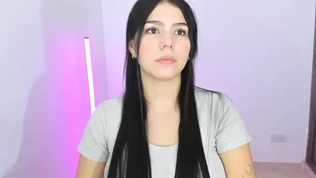 Natasha su  online show from November 18, 2025, 8:13 pm