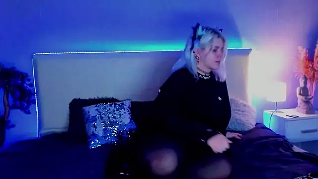 JoannLowe online show from March 10, 2025, 8:23 pm