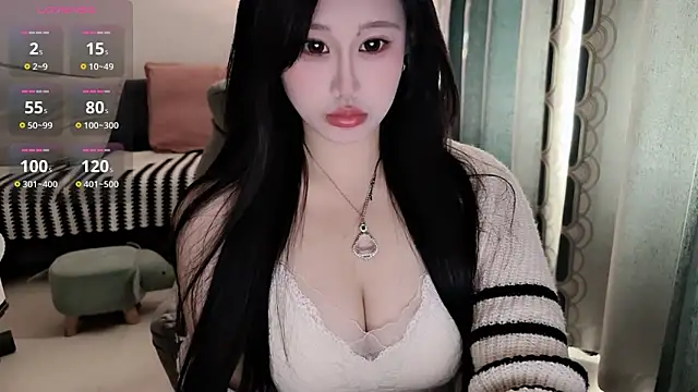 QQ-tutu online show from October 20, 2025, 2:12 am