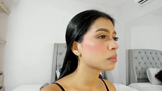 TianaReedd online show from October 2, 2025, 12:45 pm