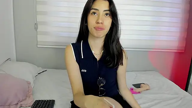 Snapshot of Catyloves chatting on September 28, 2025, 4:01 pm Catyloves online show from September 28, 2025, 4:01 pm