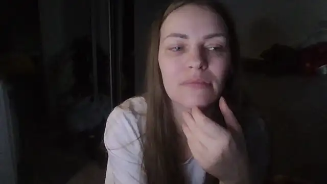 Snapshot of AnnaDiamond1 chatting on April 22, 2026, 10:44 pm AnnaDiamond1 online show from April 22, 2026, 10:44 pm