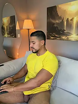 Snapshot of ApoloMakris chatting on July 25, 2026, 7:22 pm ApoloMakris online show from July 25, 2026, 7:22 pm