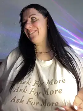 Snapshot of Evelinia chatting on September 25, 2025, 12:42 pm Evelinia online show from September 25, 2025, 12:42 pm