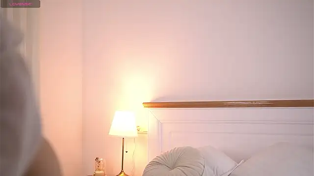 AdelineKing online show from September 20, 2025, 1:50 am