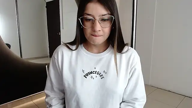 Snapshot of Emma_Lombardi chatting on January 25, 2025, 1:08 pm Emma Lombardi online show from January 25, 2025, 1:08 pm