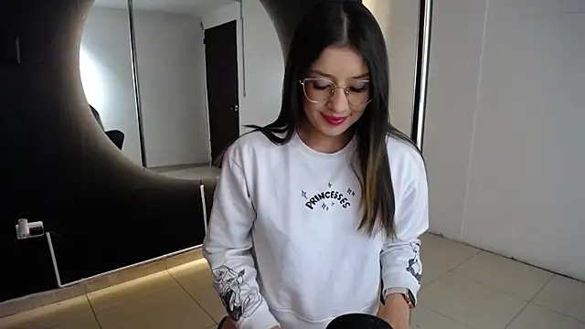 Snapshot of Emma_Lombardi chatting on February 9, 2025, 3:23 pm Emma Lombardi online show from February 9, 2025, 3:23 pm