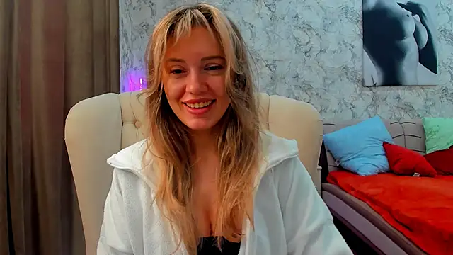 foxy blond online show from March 26, 2026, 12:28 am