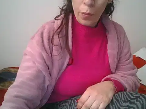Snapshot of hairygirl80 chatting on January 27, 2025, 11:32 am hairygirl80 online show from January 27, 2025, 11:32 am