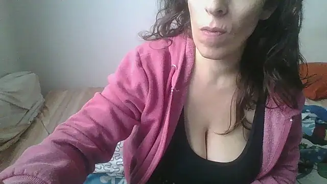 Snapshot of hairygirl80 chatting on October 15, 2025, 12:38 pm hairygirl80 online show from October 15, 2025, 12:38 pm