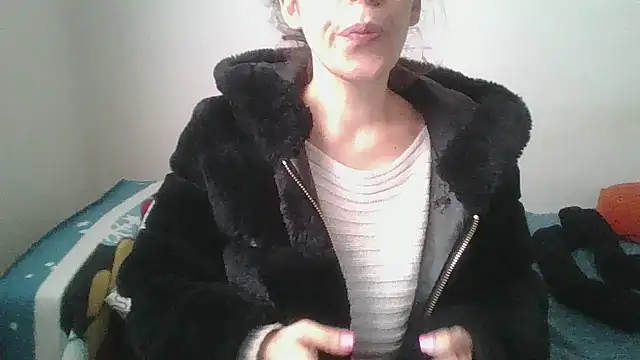 hairygirl80 online show from March 5, 2026, 1:29 pm