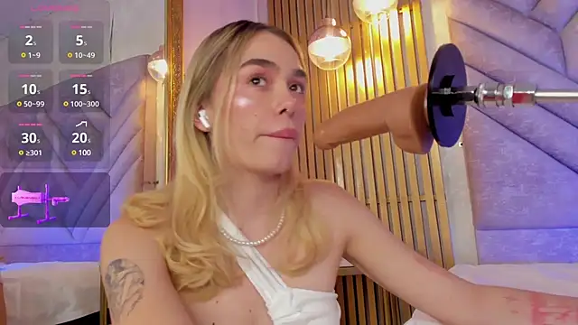 Lucy Vega online show from December 7, 2024, 3:19 pm