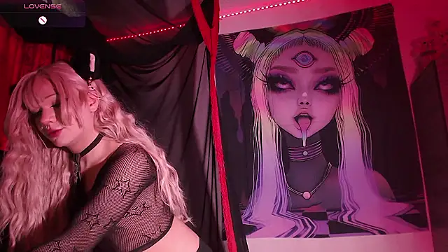 Poison luna online show from January 8, 2026, 5:04 pm