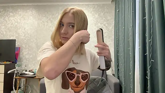 AnneBall online show from December 28, 2024, 12:03 pm