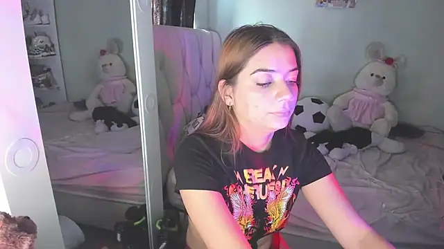 KittyKlum online show from February 17, 2026, 8:26 pm