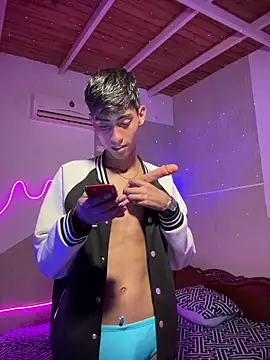 Mauuu18 online show from October 18, 2025, 2:36 am