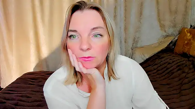 Regina  blue online show from September 14, 2025, 8:19 pm