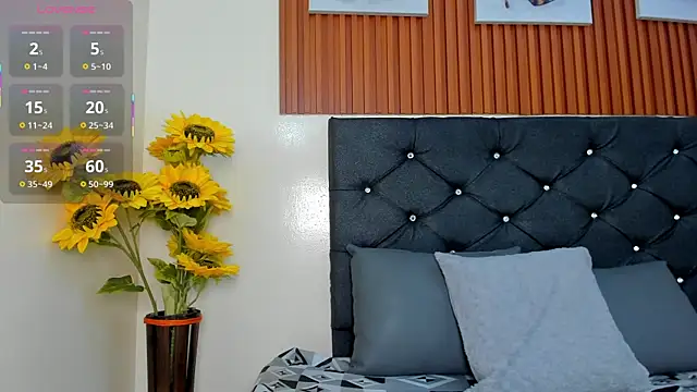 Zoe pss online show from October 21, 2025, 8:09 pm