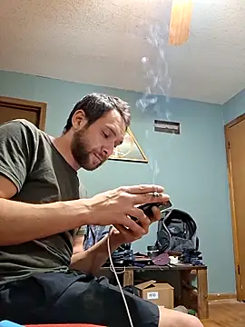 Snapshot of SmokingSloth chatting on February 21, 2026, 11:28 pm SmokingSloth online show from February 21, 2026, 11:28 pm