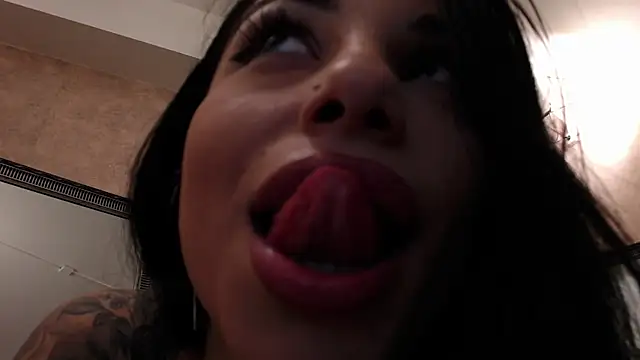 Snapshot of MissJuliax chatting on January 3, 2025, 9:58 am MissJuliax online show from January 3, 2025, 9:58 am