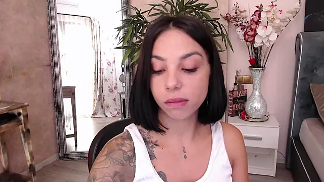 Snapshot of MissJuliax chatting on September 10, 2025, 6:02 am MissJuliax online show from September 10, 2025, 6:02 am