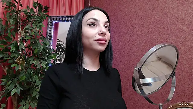 MissJuliax online show from December 17, 2025, 7:25 am