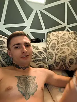 Snapshot of Anyonymuss chatting on October 15, 2025, 7:25 pm Anyonymuss online show from October 15, 2025, 7:25 pm