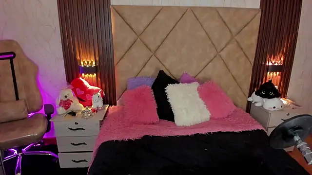 SummersAngel online show from April 11, 2026, 8:46 pm