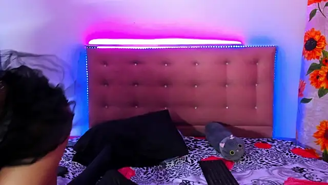 khandyzBlum online show from January 15, 2025, 3:50 pm