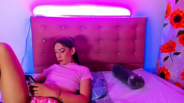 khandyzBlum online show from January 24, 2025, 9:05 pm