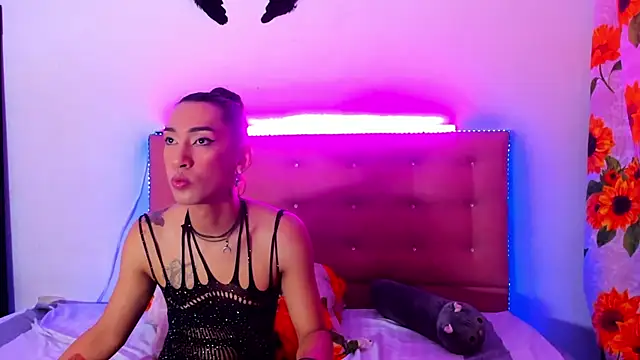 khandyzBlum online show from February 10, 2025, 4:47 pm