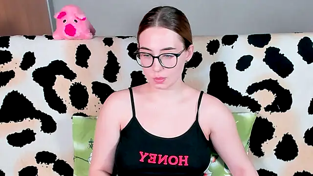 VeronikaKissuchi online show from February 17, 2025, 11:55 am