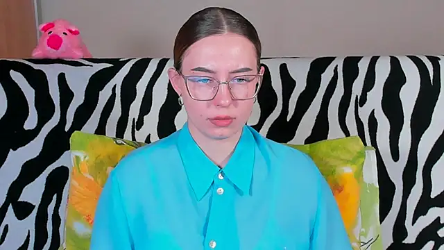 VeronikaKissuchi online show from February 26, 2025, 9:05 pm