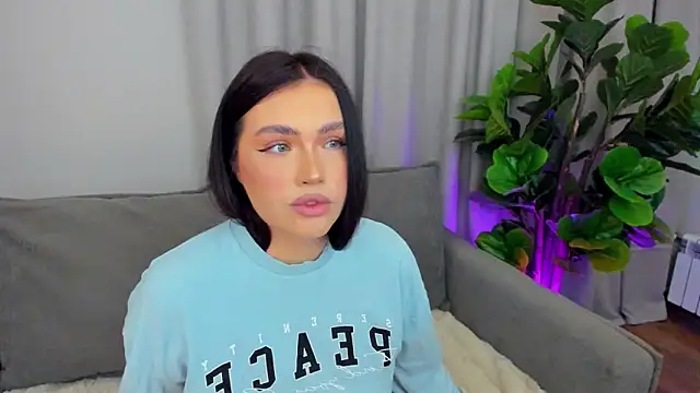 sexyangeloux online show from April 15, 2026, 9:59 pm