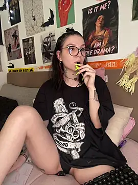 Snapshot of MoonAgnes chatting on July 8, 2026, 4:39 am MoonAgnes online show from July 8, 2026, 4:39 am