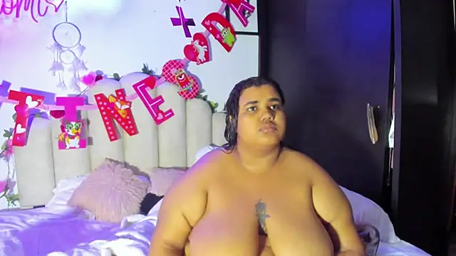 Snapshot of NaomiAsha chatting on February 2, 2025, 11:40 am NaomiAsha online show from February 2, 2025, 11:40 am