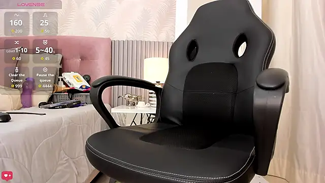 Kimmie kaboom x online show from September 8, 2025, 6:51 pm