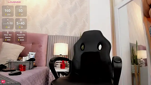 Kimmie kaboom x online show from November 24, 2025, 7:13 pm