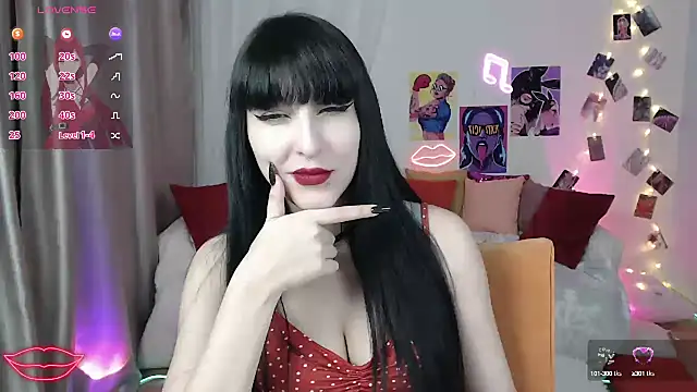 ElsaNeal online show from February 17, 2025, 6:04 pm