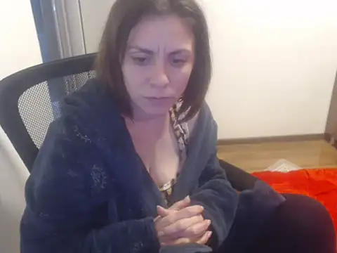 SweetAdela92 online show from February 9, 2026, 7:51 pm