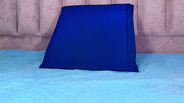 anisha x online show from October 5, 2025, 7:12 pm