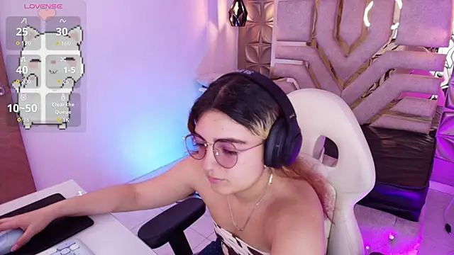 meraki fraise online show from October 4, 2025, 7:45 pm